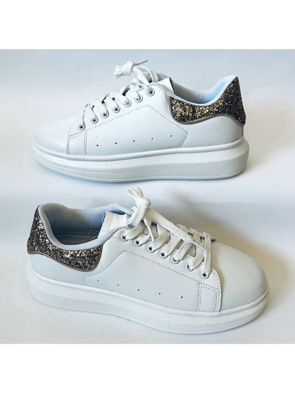 Berness‎ Classic White Sneakers with Glitter Sparkling Twist, Size 9, NWOB